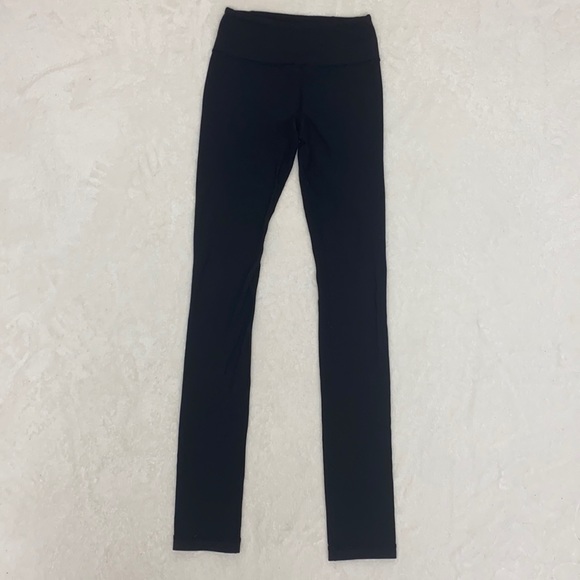 lululemon athletica Pants - Lululemon black straight leg groove pants sz 2 EUC
